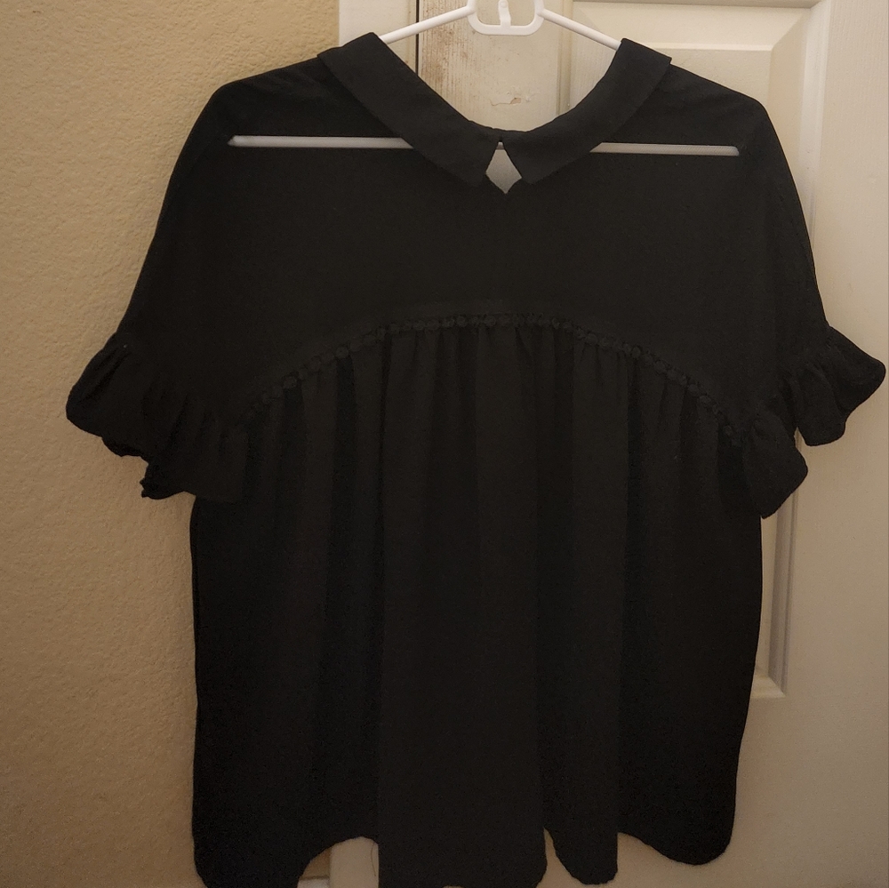 Black peter pan collar blouse